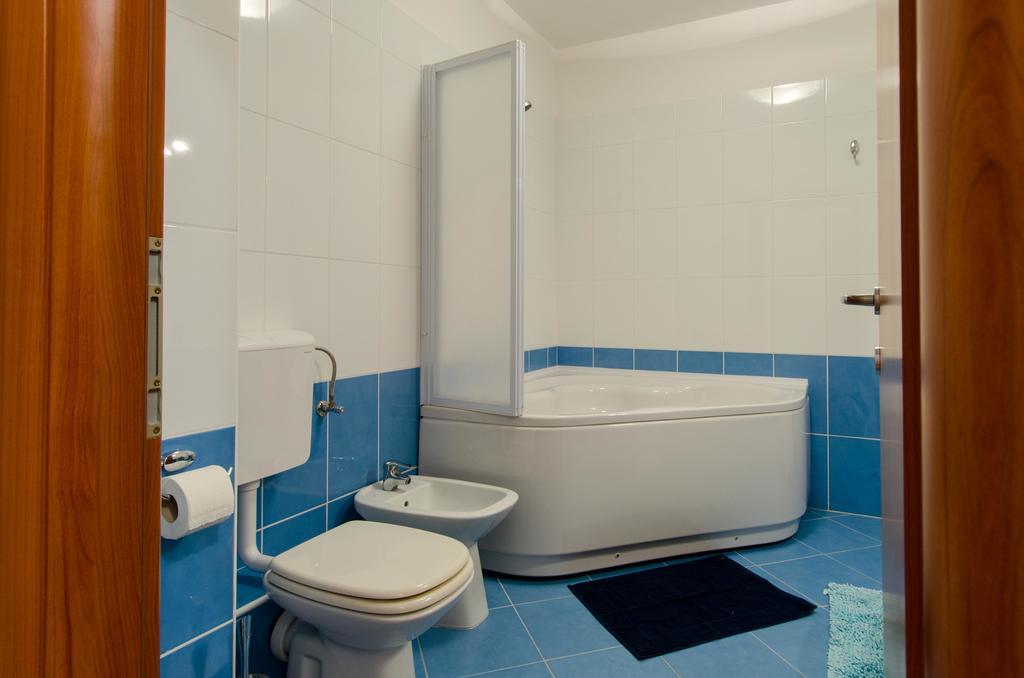 Deluxe Apartment Bagaric Trogir Rum bild